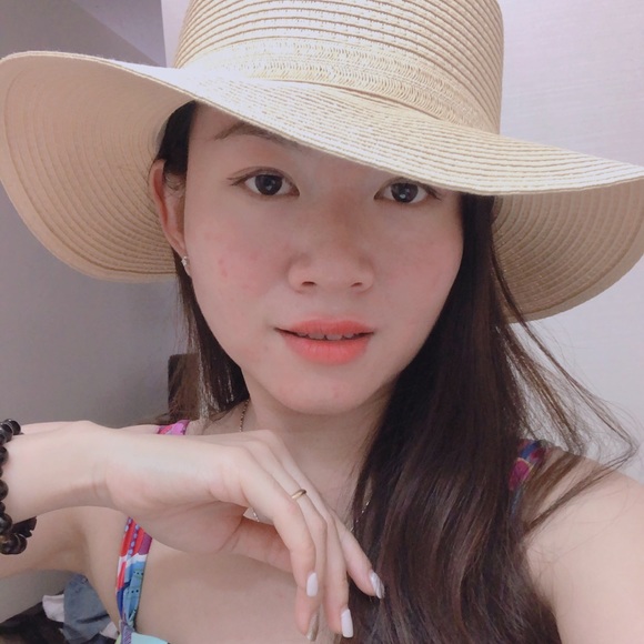 Meet your Posher, Annie - Picture 1 of 1